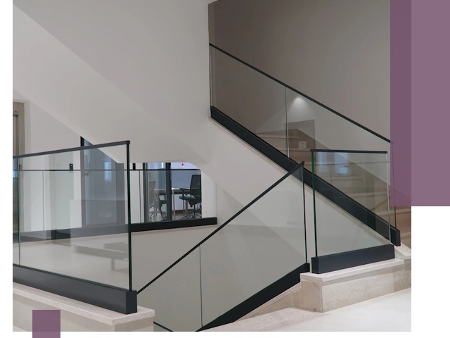 Стеклянные перила премиум-класса с установкой в Туле