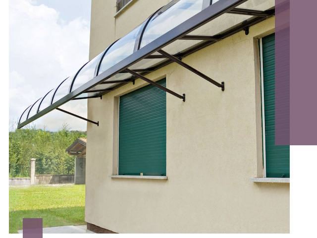 Козырьки над окнами в Туле — изготовление и монтаж по выгоде